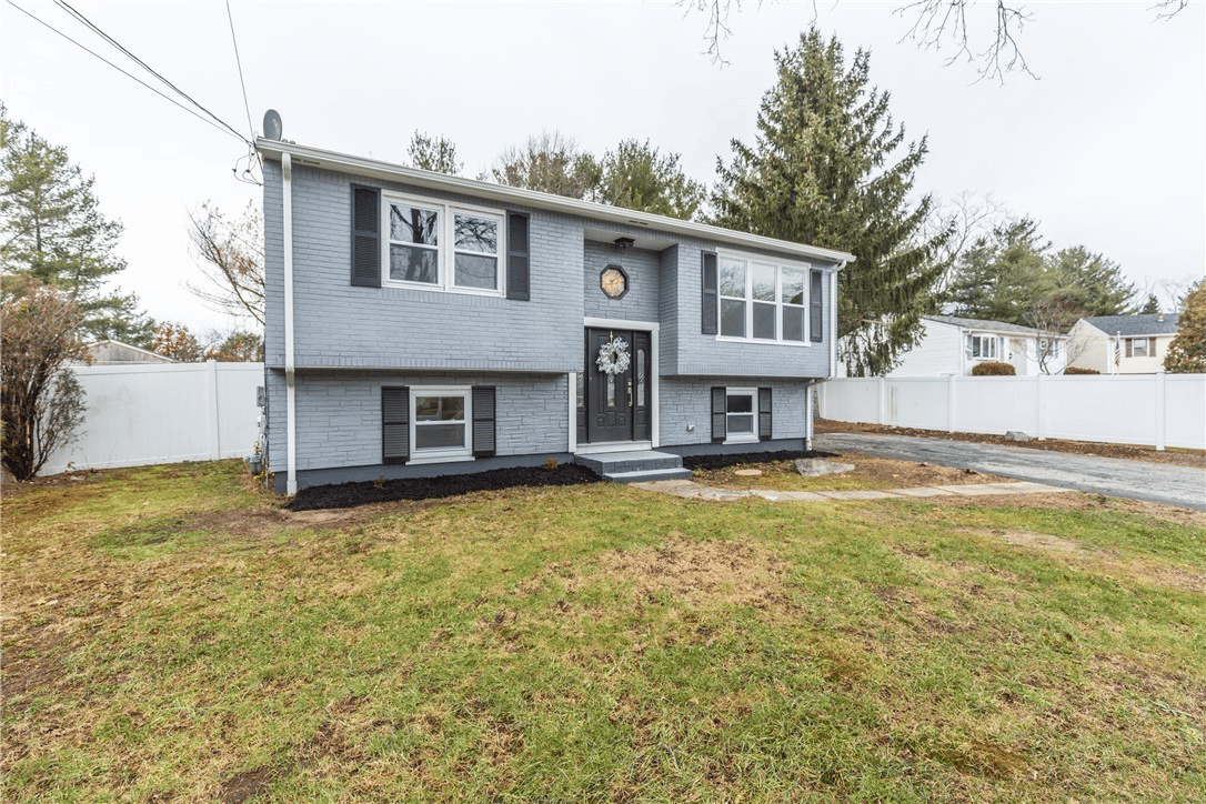 17 Oakridge Ct