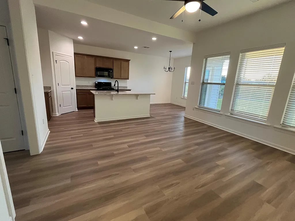135 Headland Dr