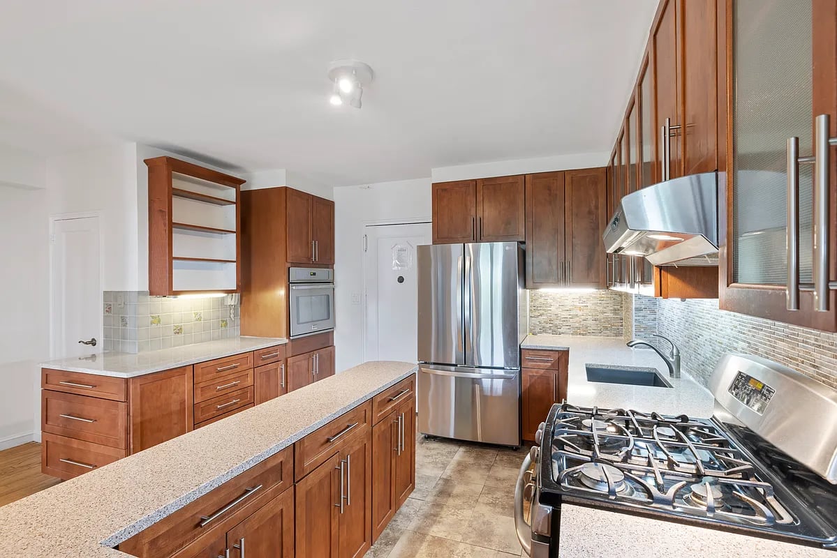 300 W 53rd St #3D