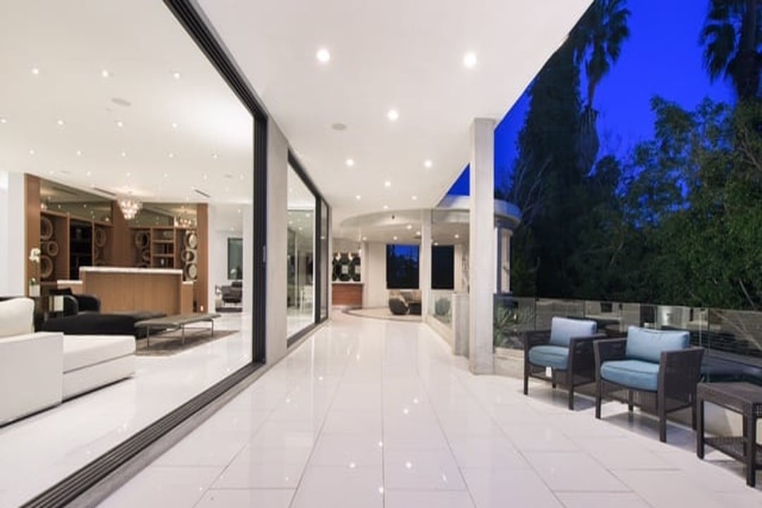 Crown Manor