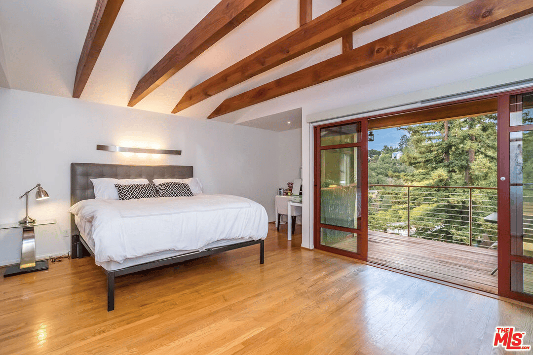 8783 Lookout Mountain Ave