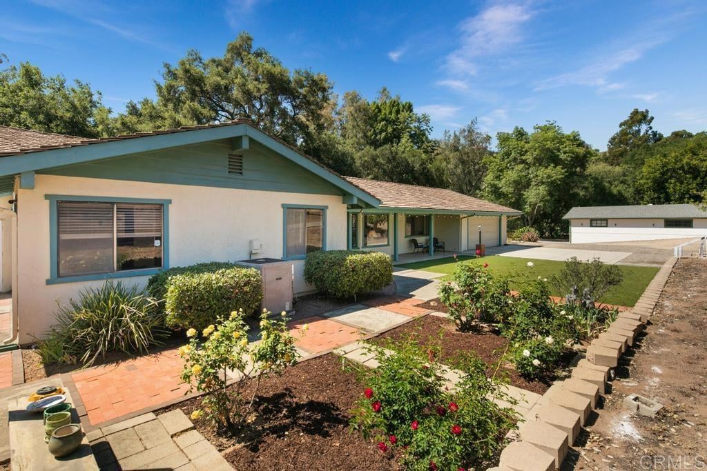 15426 Vali Hai Rd. Poway 92064