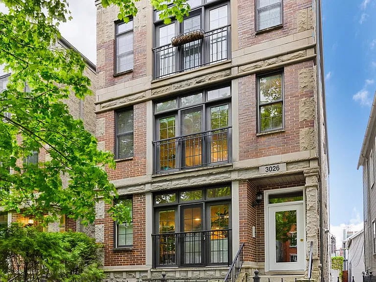 3026 N SEMINARY AVE 2