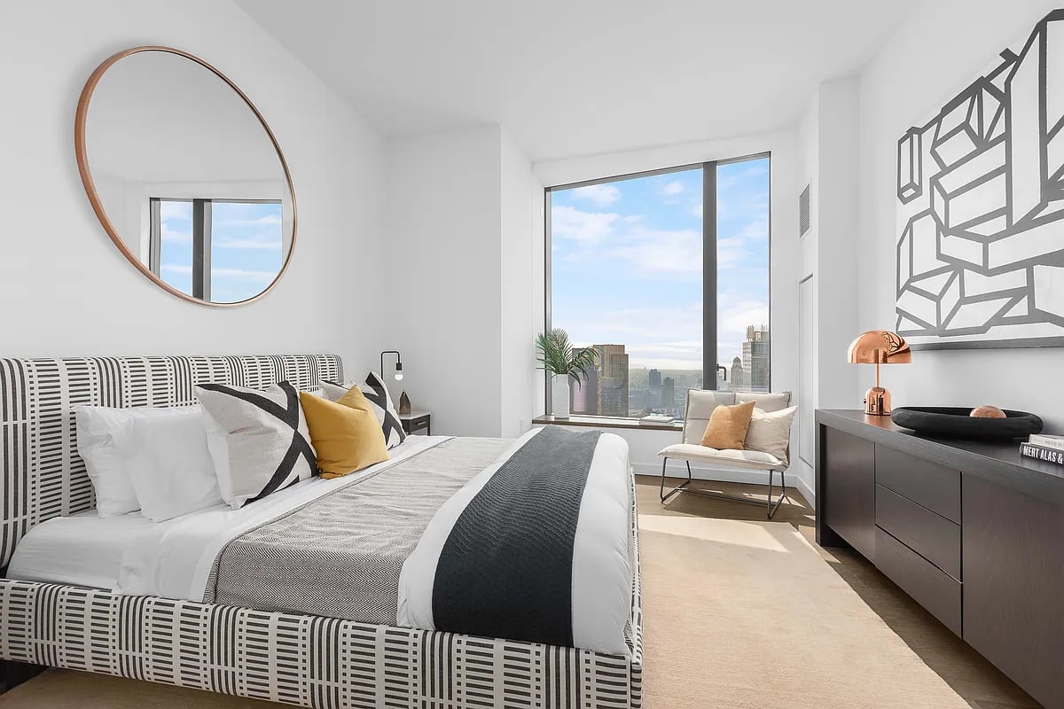 11 Hoyt Street #49C