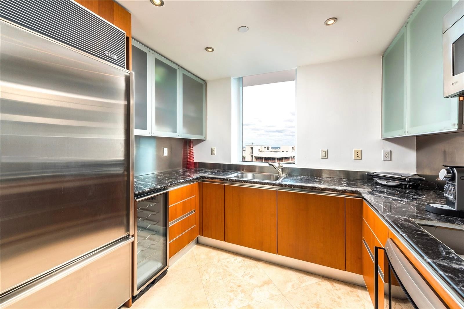 520 WEST AVE #1405