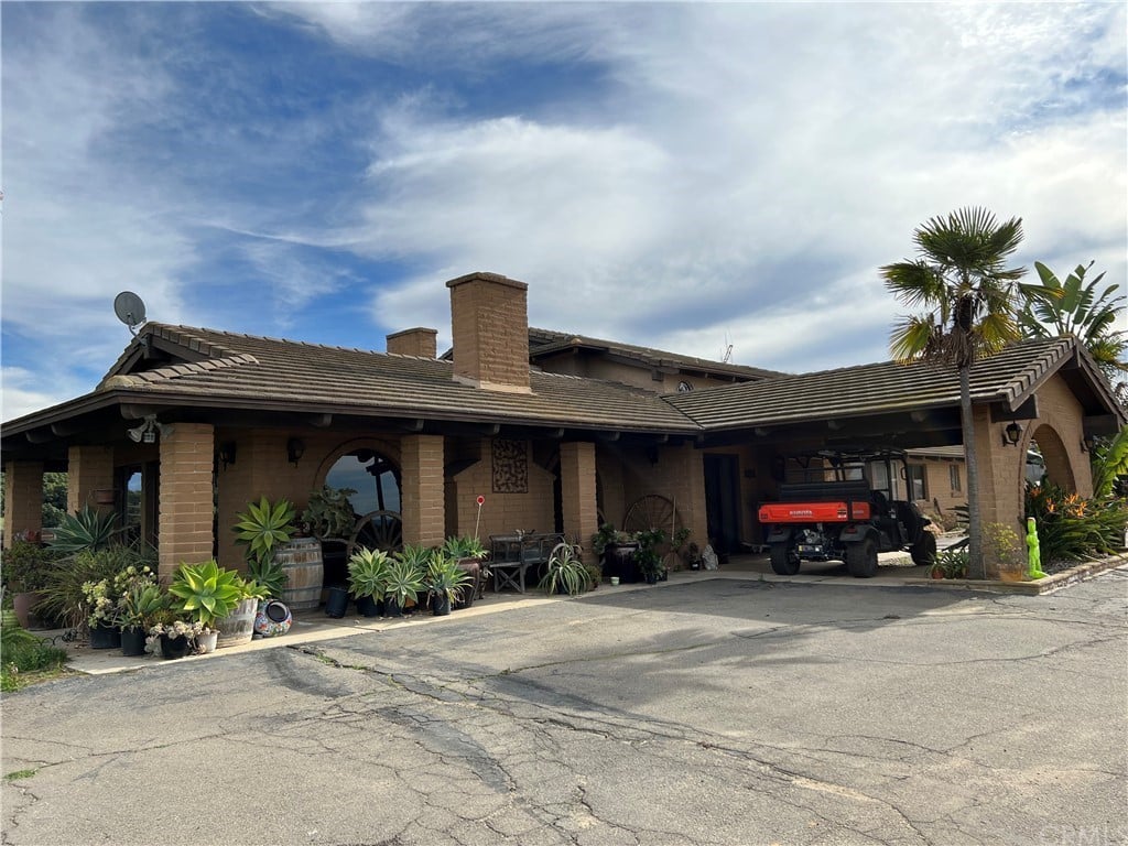 32063 Via Ararat Dr