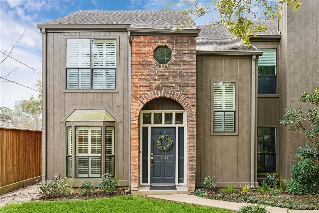 701 Bering Dr #1701