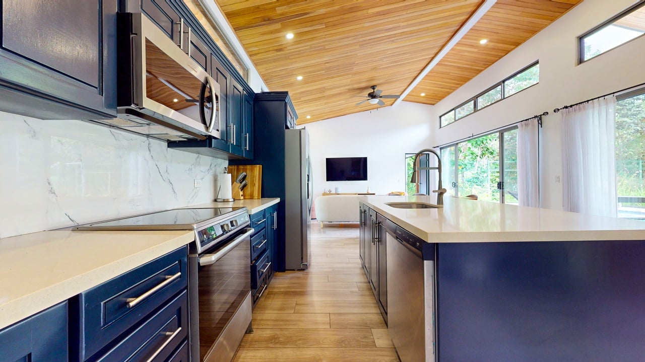 Modern 3BR Home in Highly Desirable Gated Community in Ojochal Costa Rica