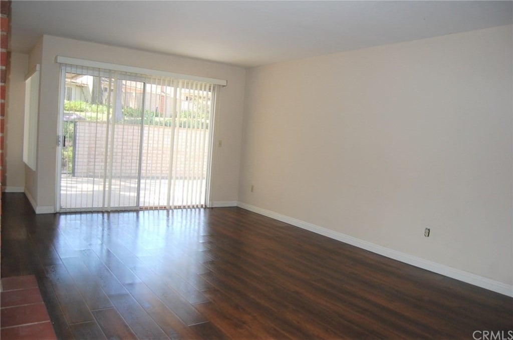 13 Featherwood