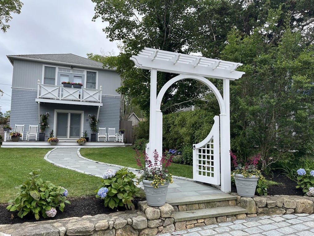 12 Pocasset Ave