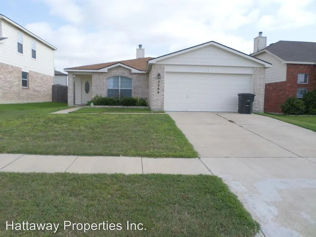 2209 Maedell Dr