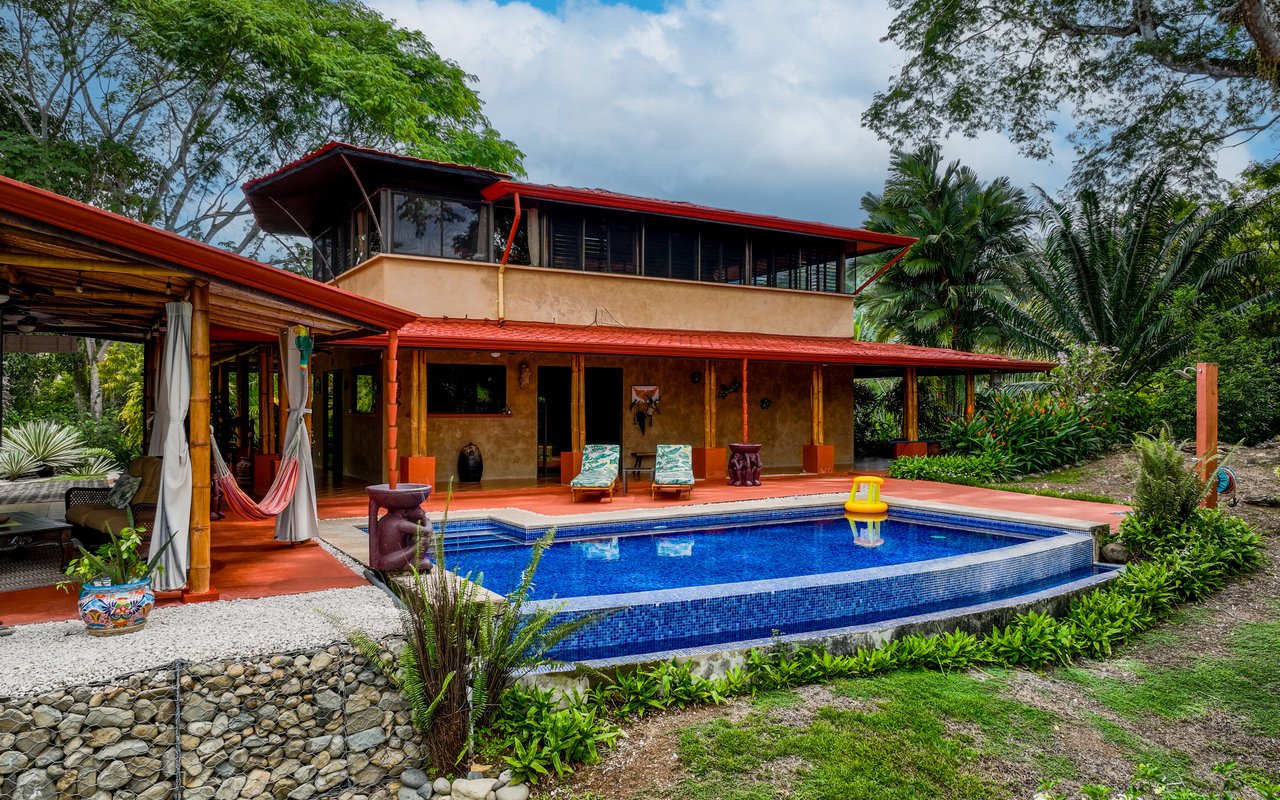 Tropical Getaway with Two Villas and Lush Gardens Near the Heart of Uvita