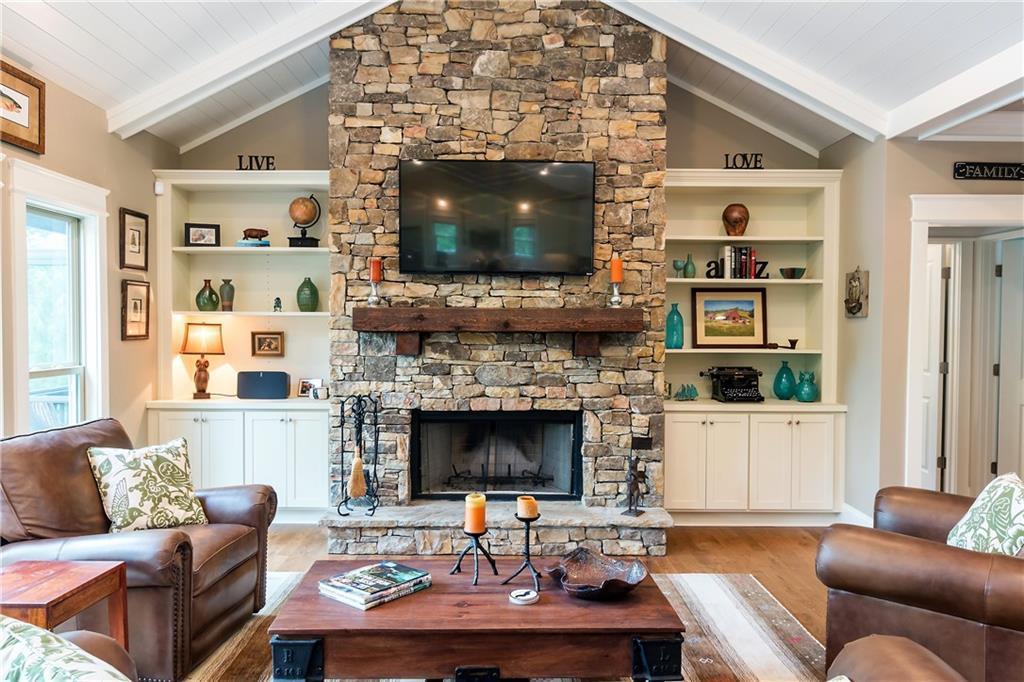 745 Ferngrove Ct