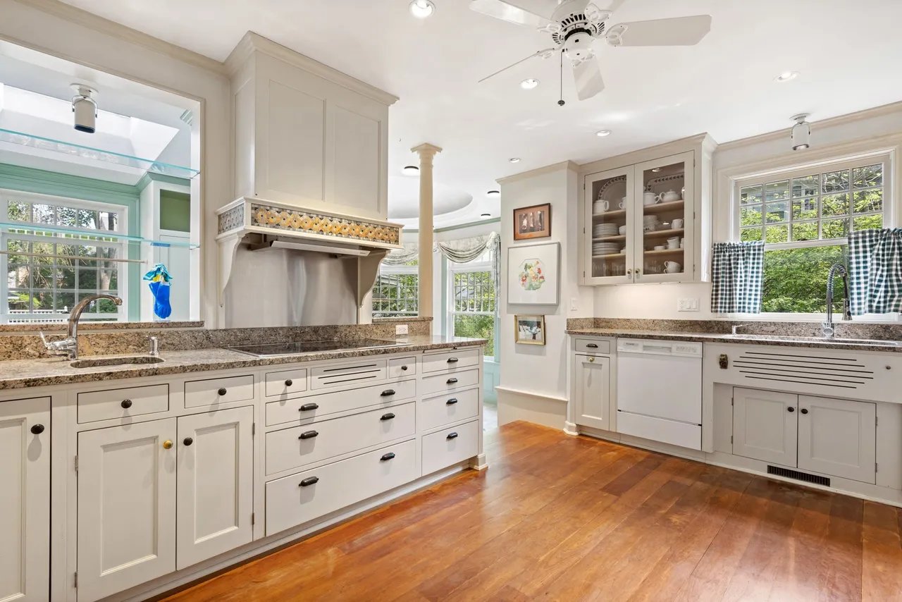 517 Commonwealth Ave