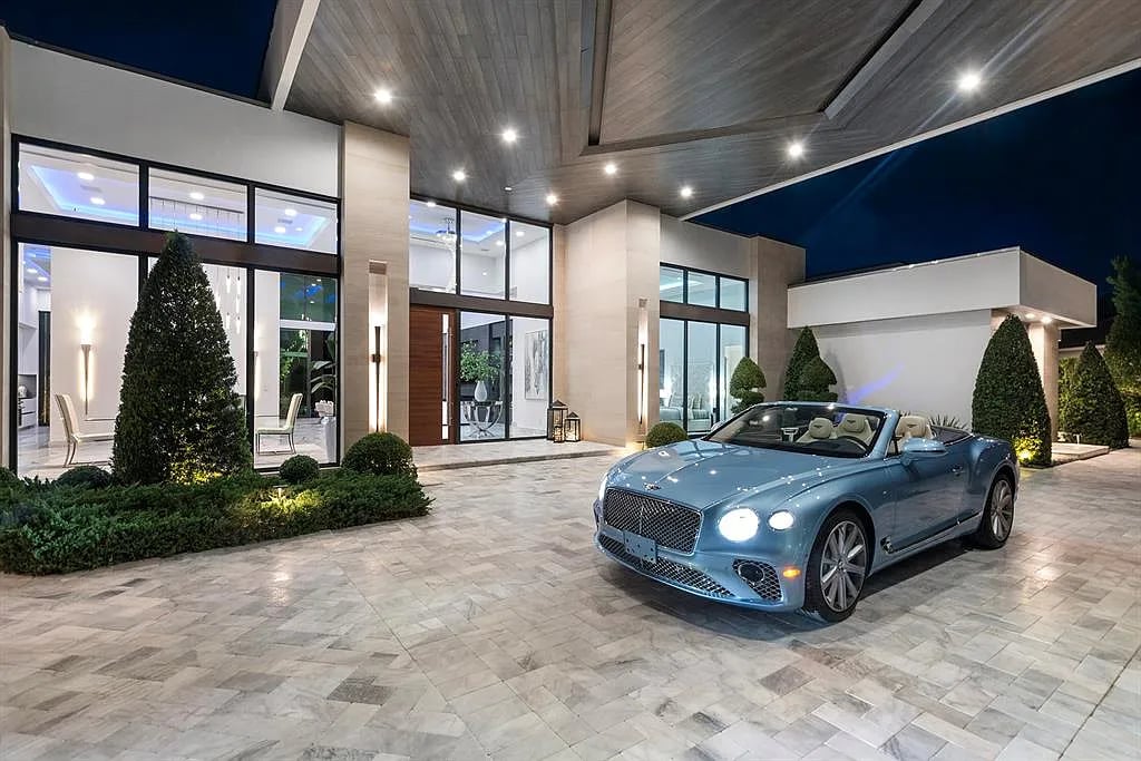 4041 Country Club Ln