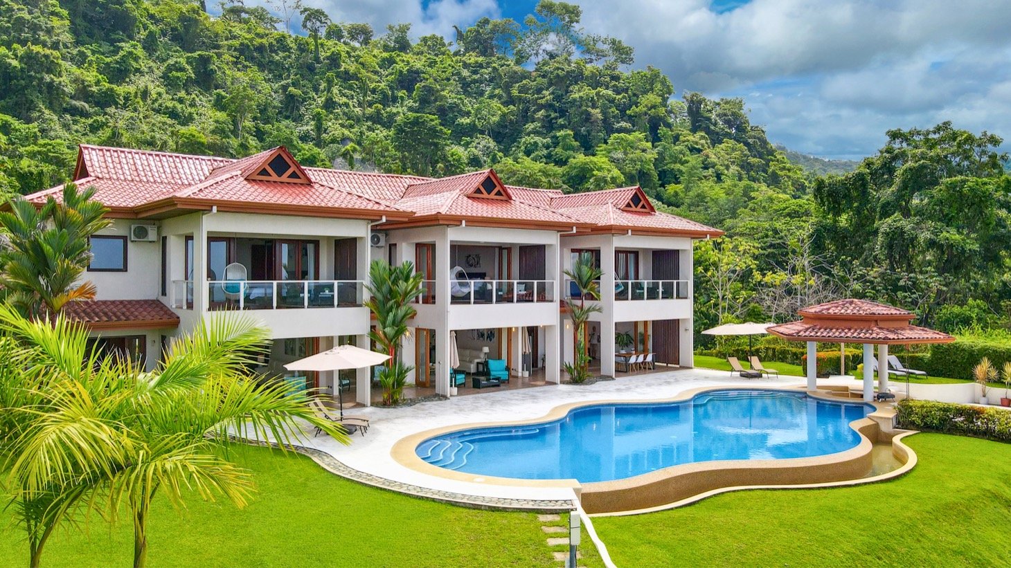 Ocean-View Luxury Home in Ojochal with Sunset Views and Retreat Potential
