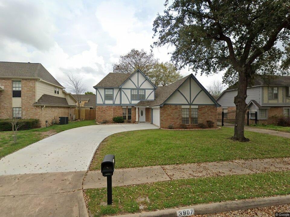 3907 Ash Hollow Dr