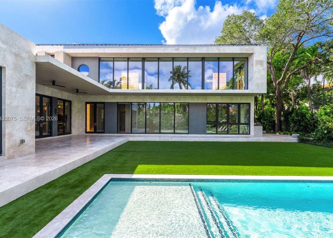 661 Melaleuca Ln