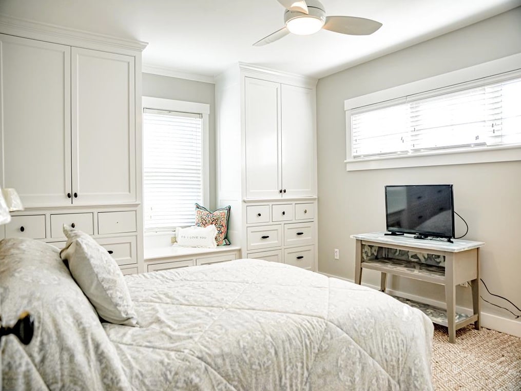12 Pocasset Ave