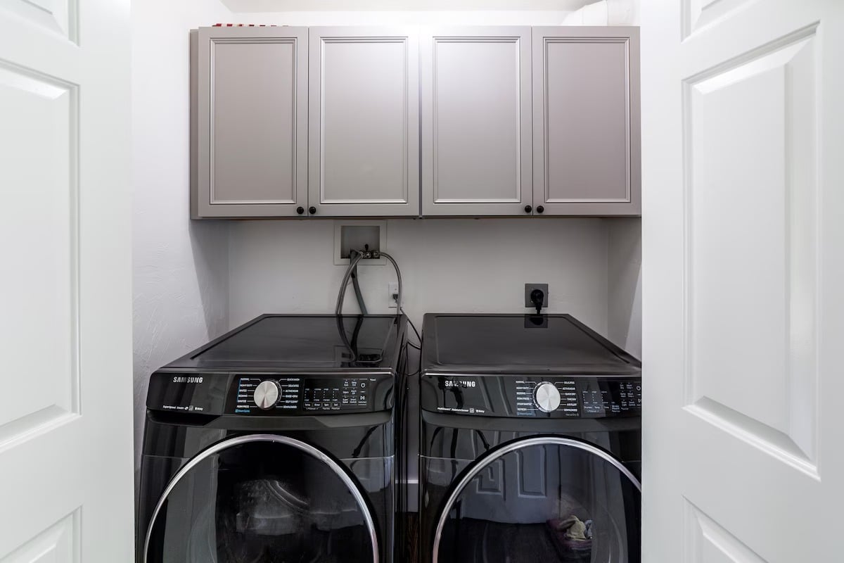 Luxury 5 Bedroom Katama Estate With Pool & Hot Tub