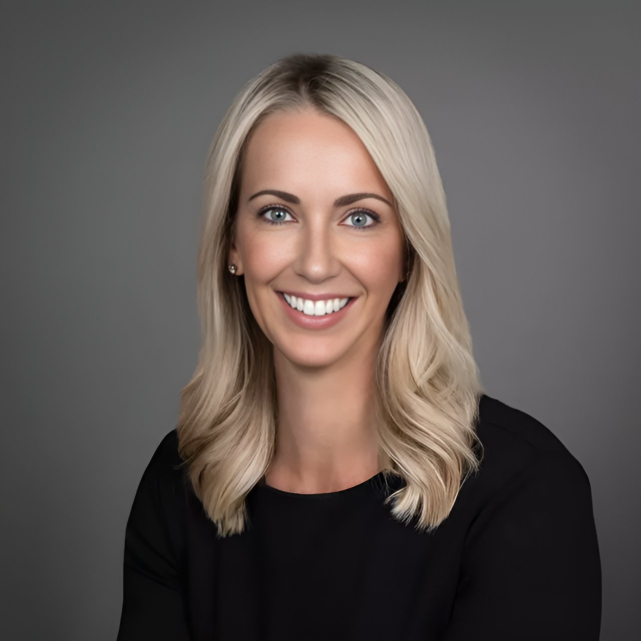 Molly Fredrick Arizona Real Estate Headshot
