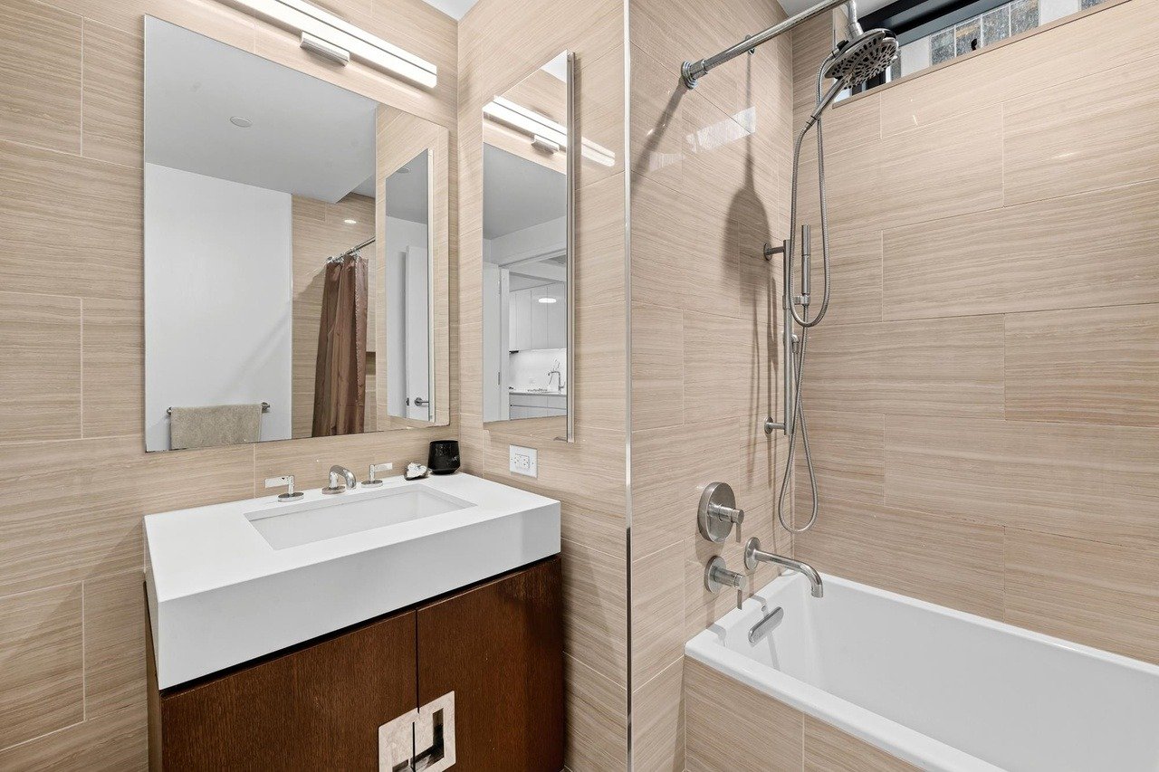 99 HUDSON ST Unit: 402