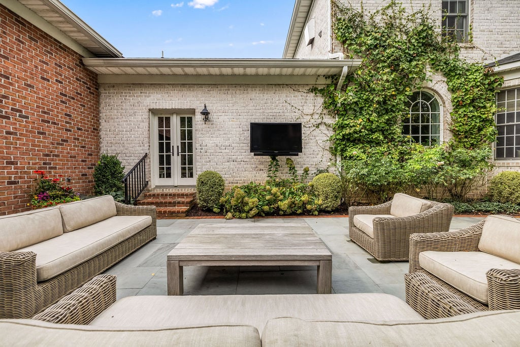 Stunning Hayfields Manor Home