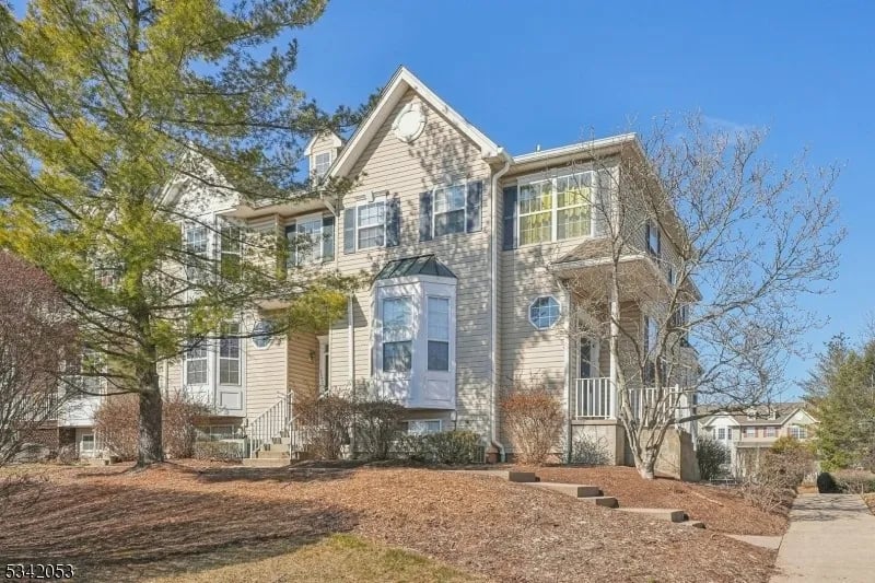 15 Clearbrook Ln