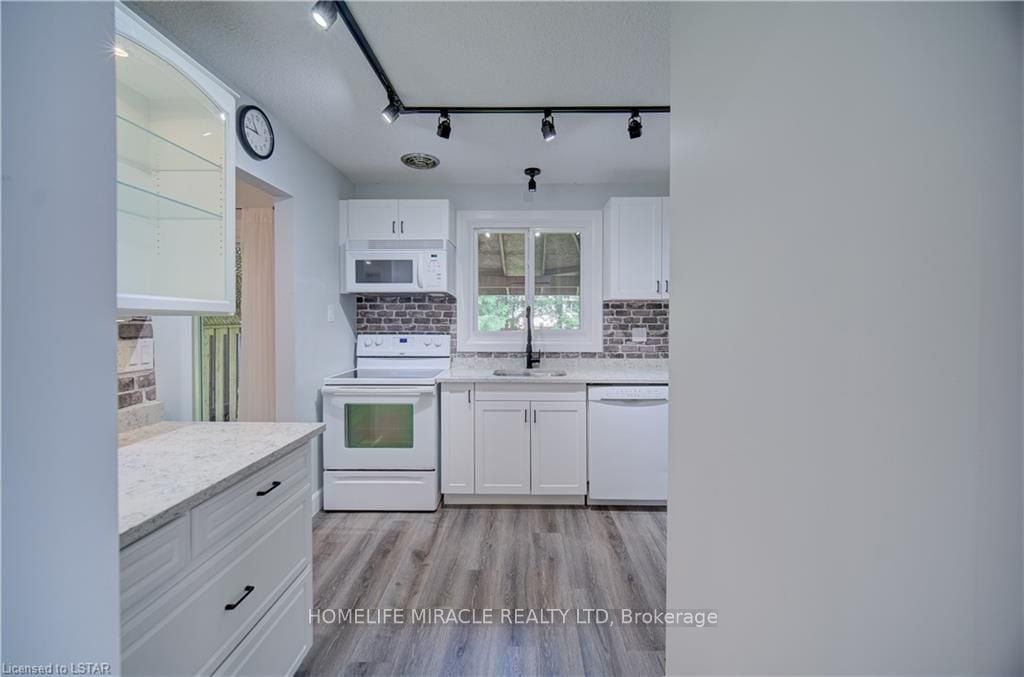 29 Ranchwood Cres