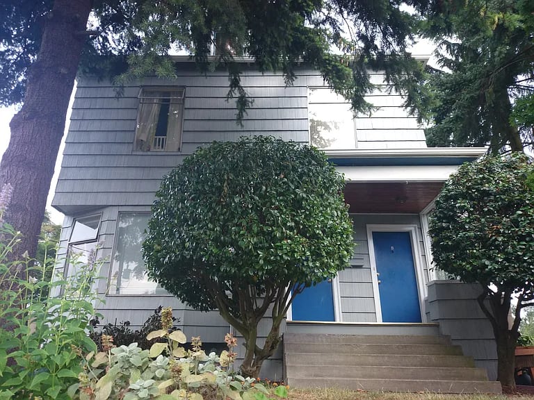 1957 9th Ave W