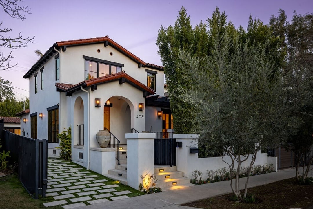 Solaris Pavilion, Westbourne Dr, 90048