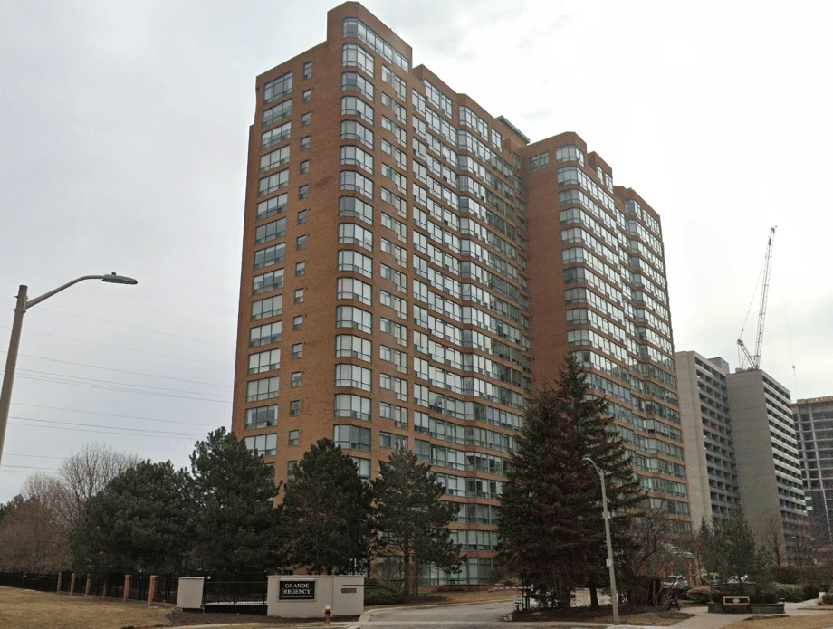 Grande Regency: 1276 Maple Crossing Boulevard Burlington, ON