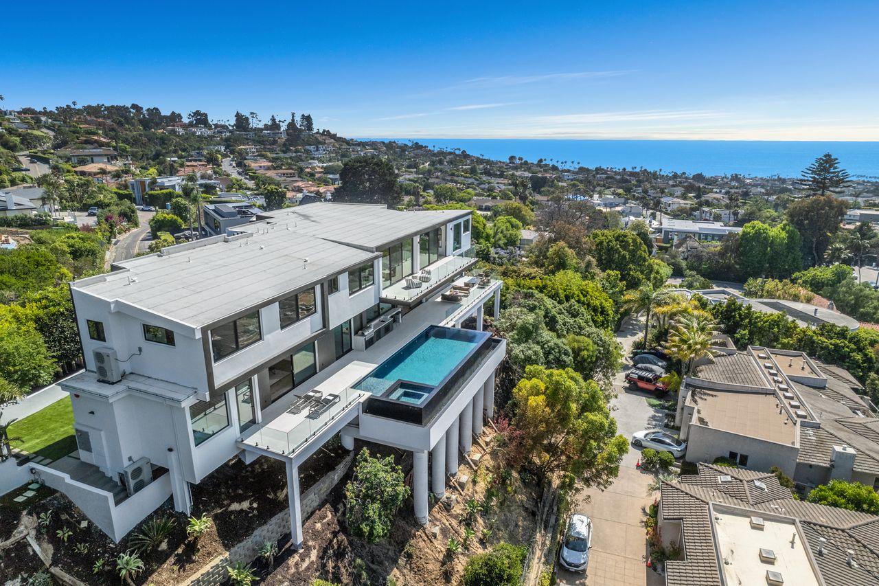 6627 Muirlands Dr, La Jolla, CA 92037