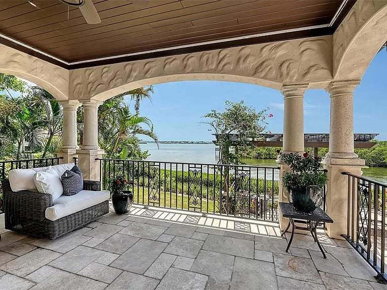 144 N Casey Key Rd
