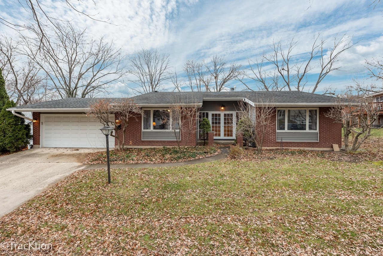 5924 Fairmont Dr