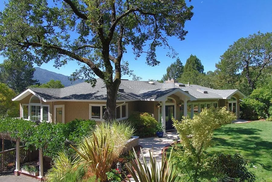 126 Poplar Dr