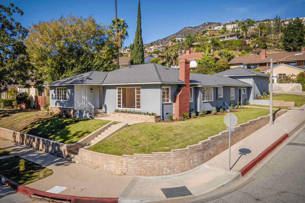 119 W Kenneth Rd