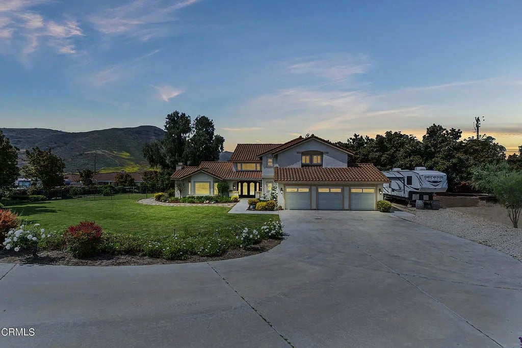 10516 Chippenham Rd, Camarillo, CA 93012  