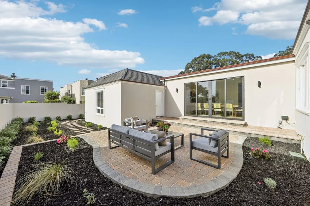 255 Crestlake Drive — living area