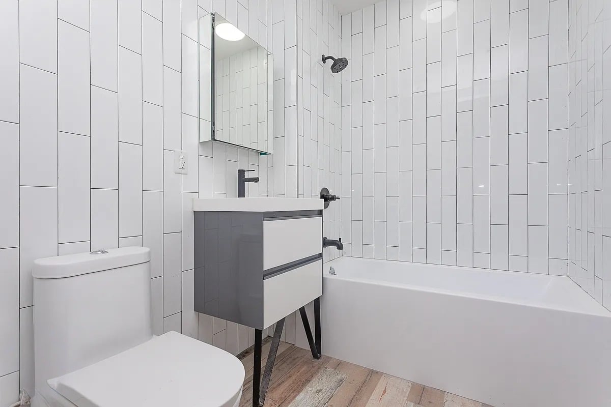771 Lexington Ave 2F