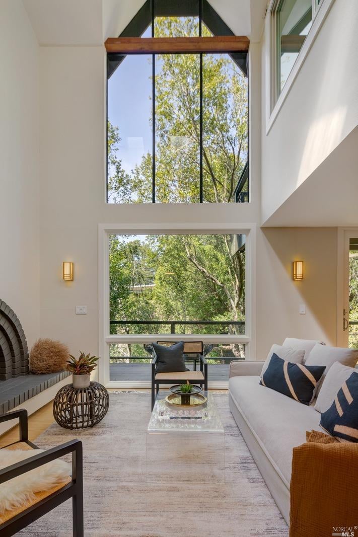 708 Cabin Dr