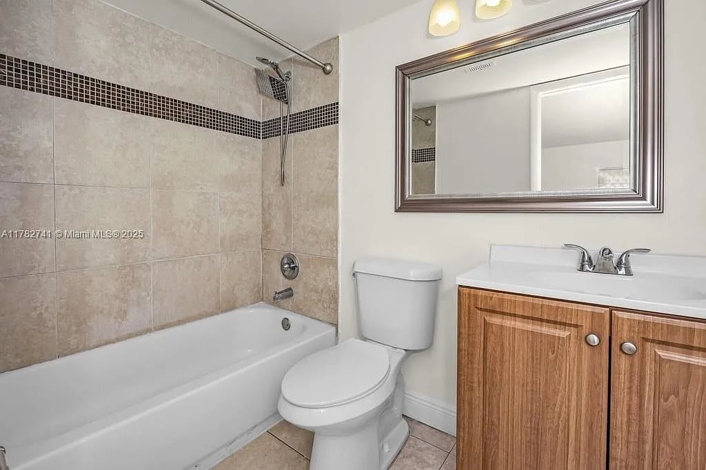 9050 NW 28th St Apt 114