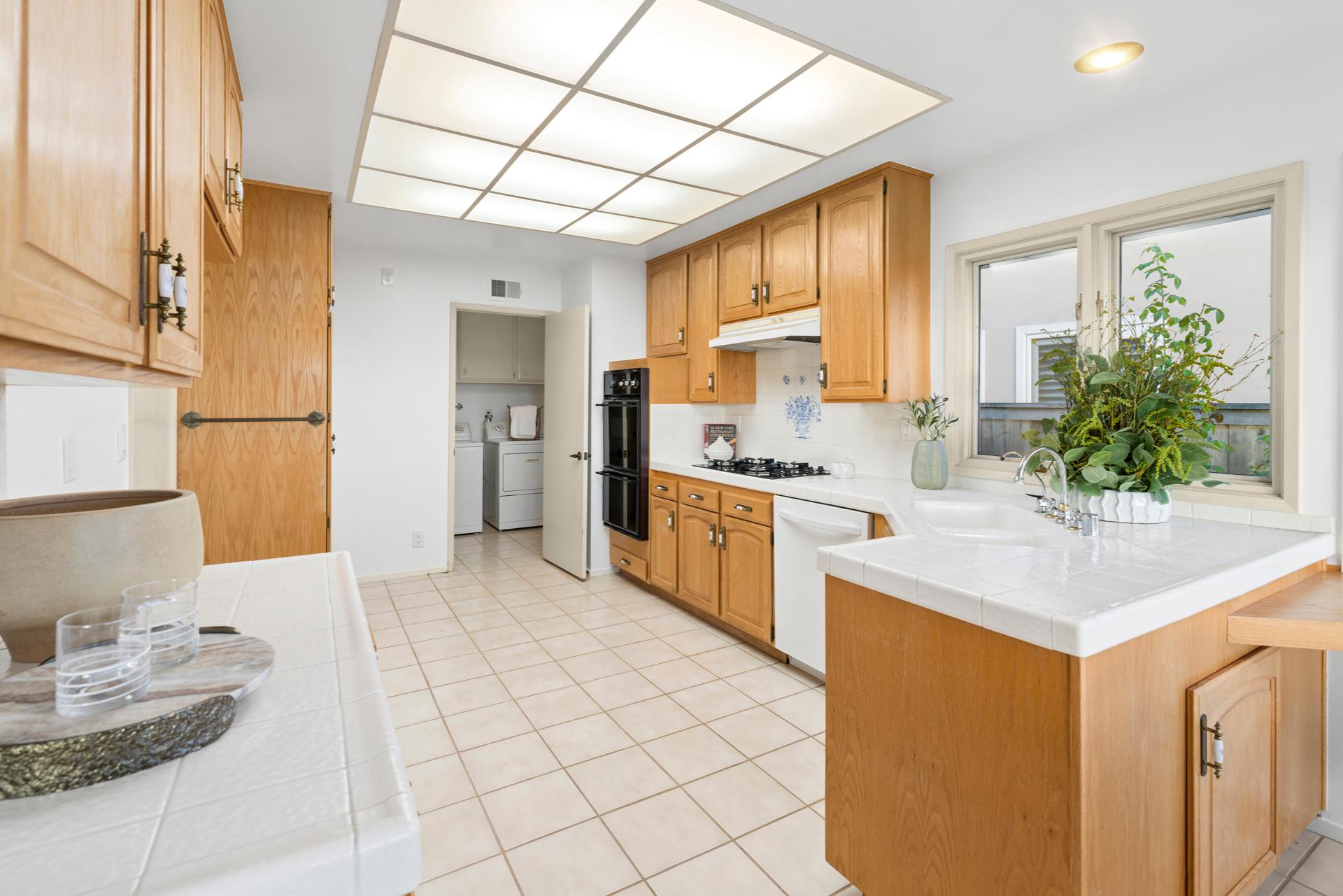 1307 Seacrest