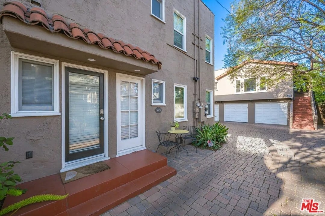 745 Hayworth Ave.