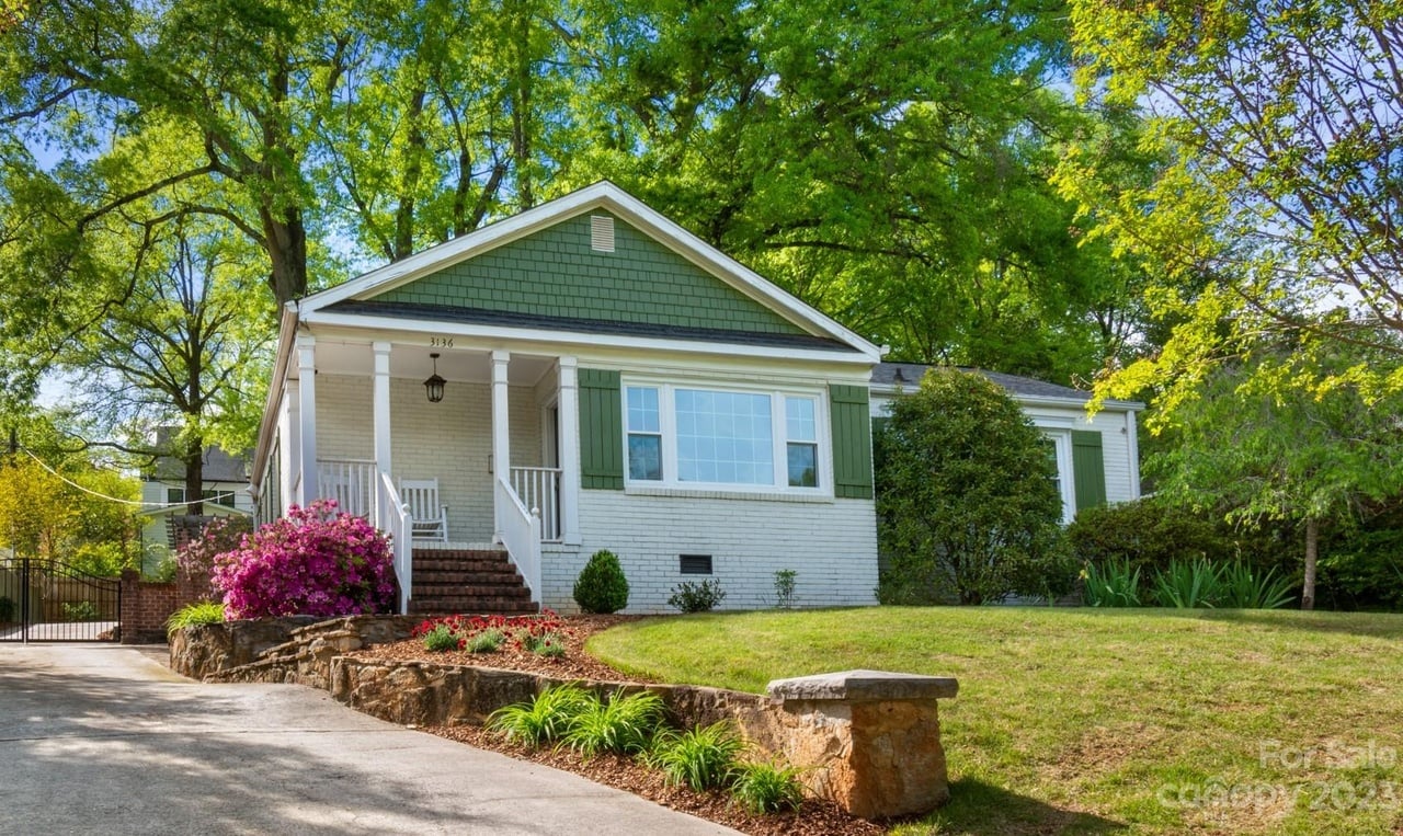3136 Fairfax Dr