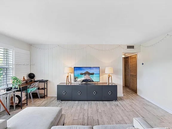 Turnkey Furnished Condo in Key Biscayne