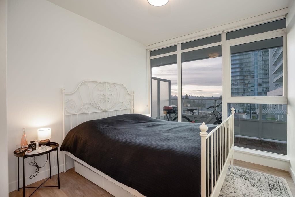 525 Foster Ave, #403