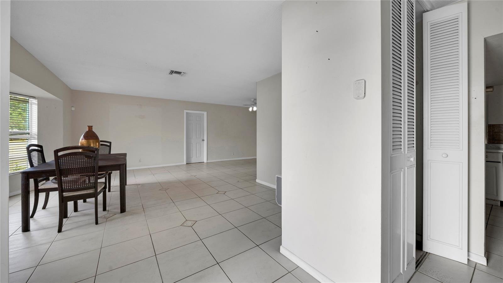 3700 NW 25th St