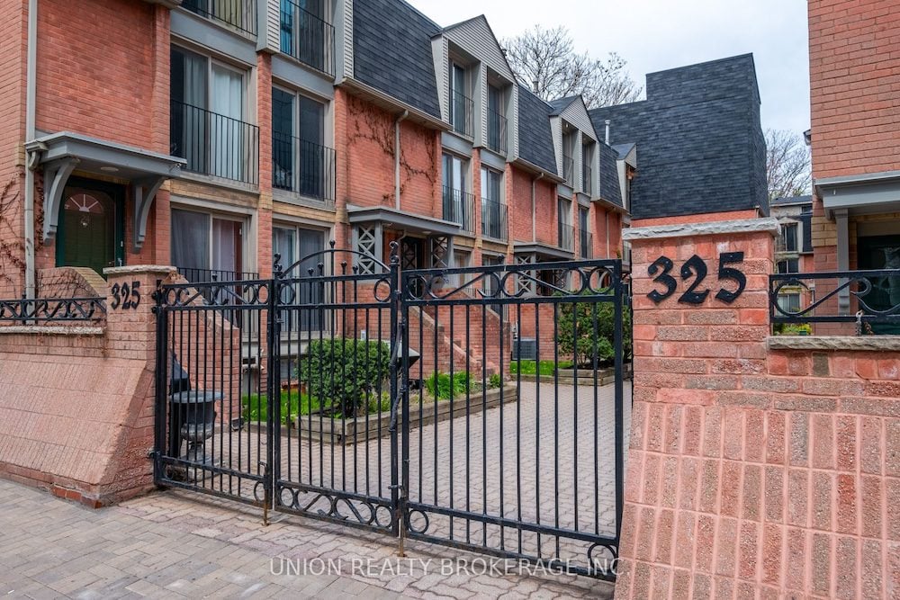 325 Jarvis St, Townhome 17