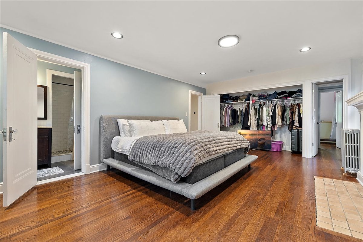 18214 Parkside Street